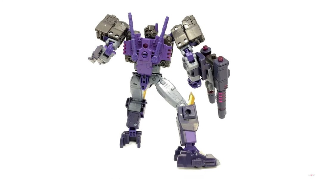 In Hand Image Of Transformers Legacy Evolution Tarn  (9 of 44)